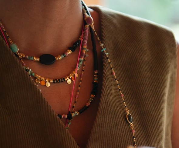 71-Collier heishi m�daillons - ELSA