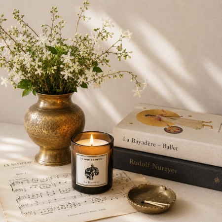 Bougie parfum&eacute;e - La Bayad&egrave;re - Santal des Indes - Taille : LA SOLISTE - 180 G