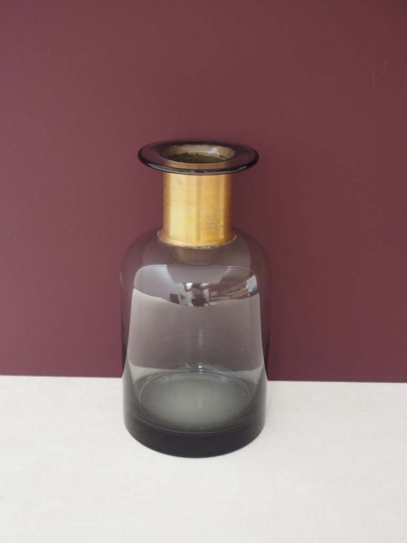 Bouteille grise de pharmacie col dor�