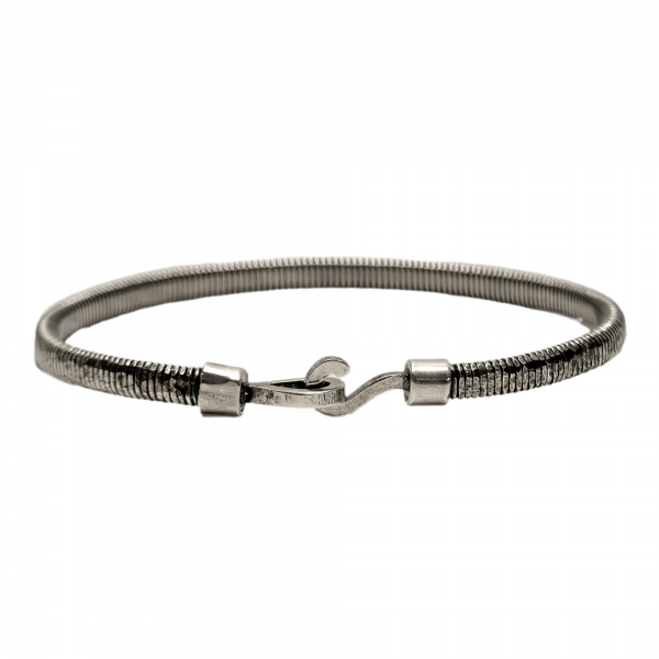 BRACELET HOOK EN CORDE DE BASSE BIG PLATE MARTELEE