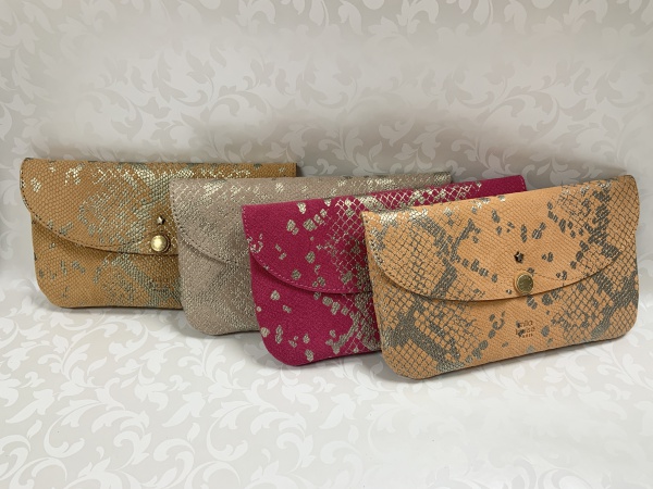 Pochette en cuir Olcay F
